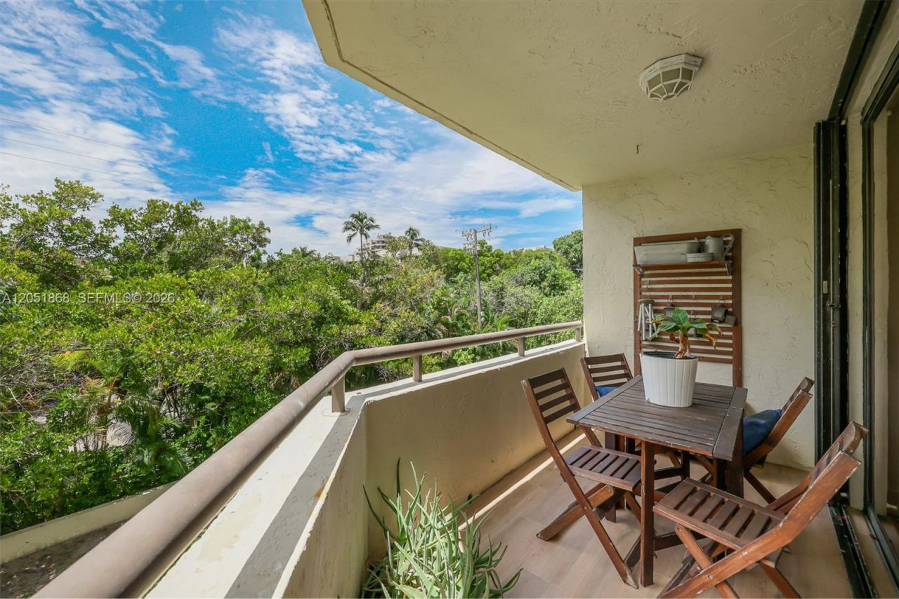 170 Ocean Lane Dr, Unit 305, Key Biscayne, FL 33149 Photo