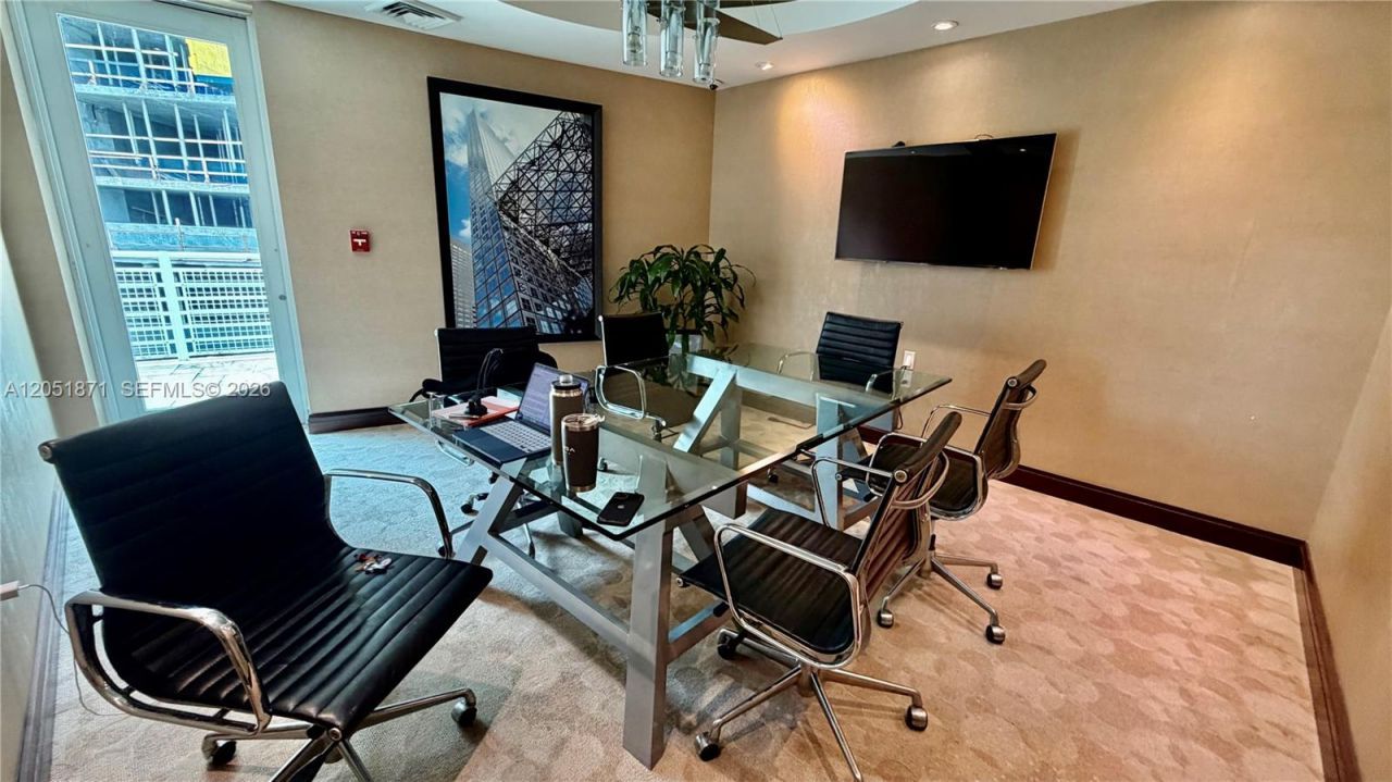 253 NE 2nd St, Unit 3907, Miami, FL 33132 Photo