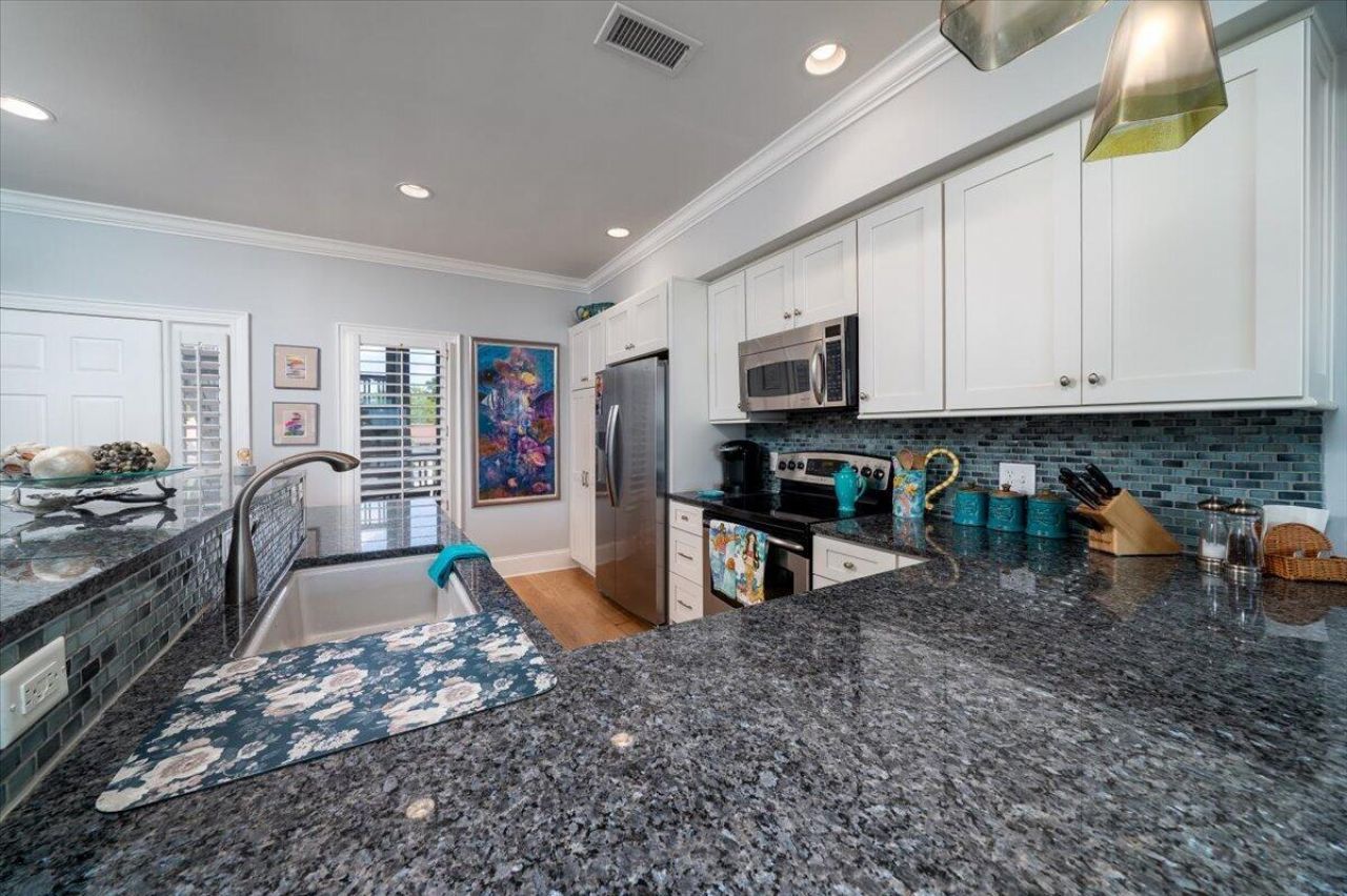 1551 Ben Sawyer Boulevard Photo 15