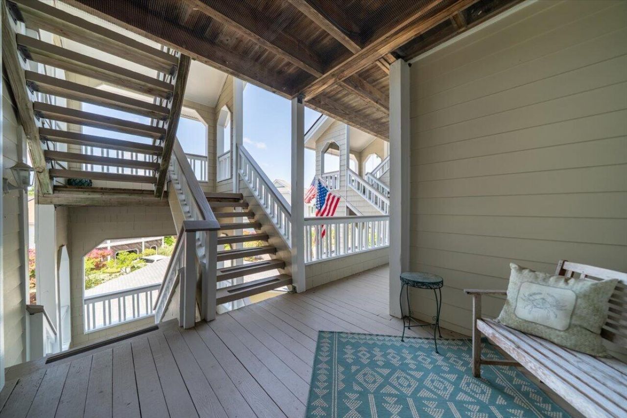 1551 Ben Sawyer Boulevard Photo 25