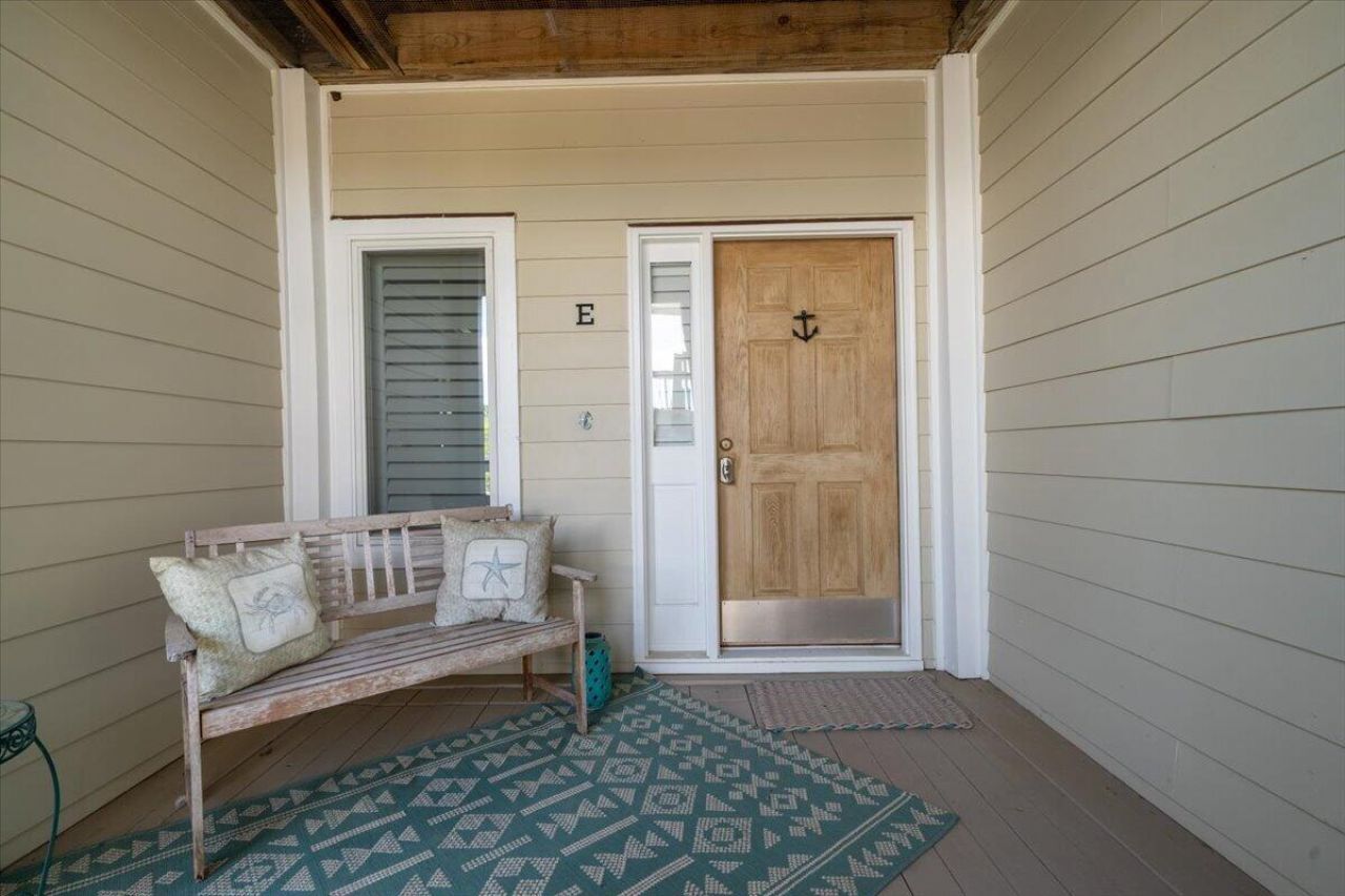 1551 Ben Sawyer Boulevard Photo 7