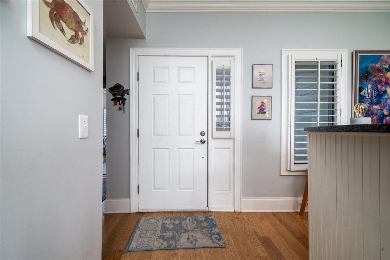1551 Ben Sawyer Boulevard Photo 8