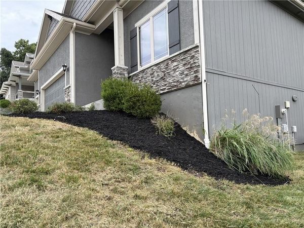 1605 NW 59th Street, Kansas City, MO 64118