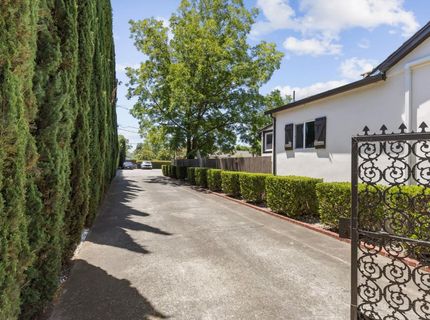 5652 Broadway, Sacramento, CA 95820 Photo