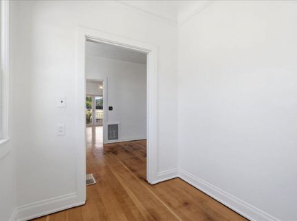 816 Alhambra Blvd, Sacramento, CA 95816 Photo