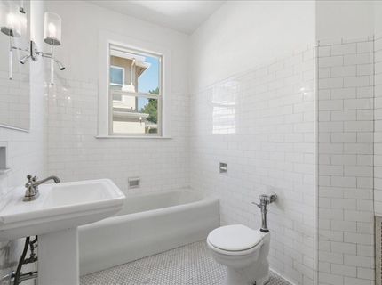 816 Alhambra Blvd, Sacramento, CA 95816 Photo