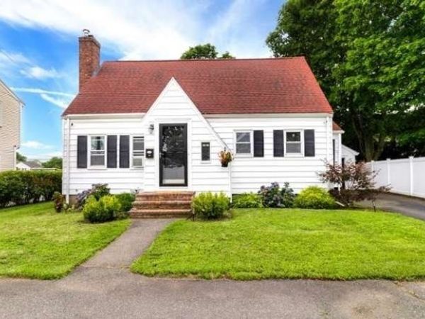 33 Sunnyside Park, Saugus, MA 01906