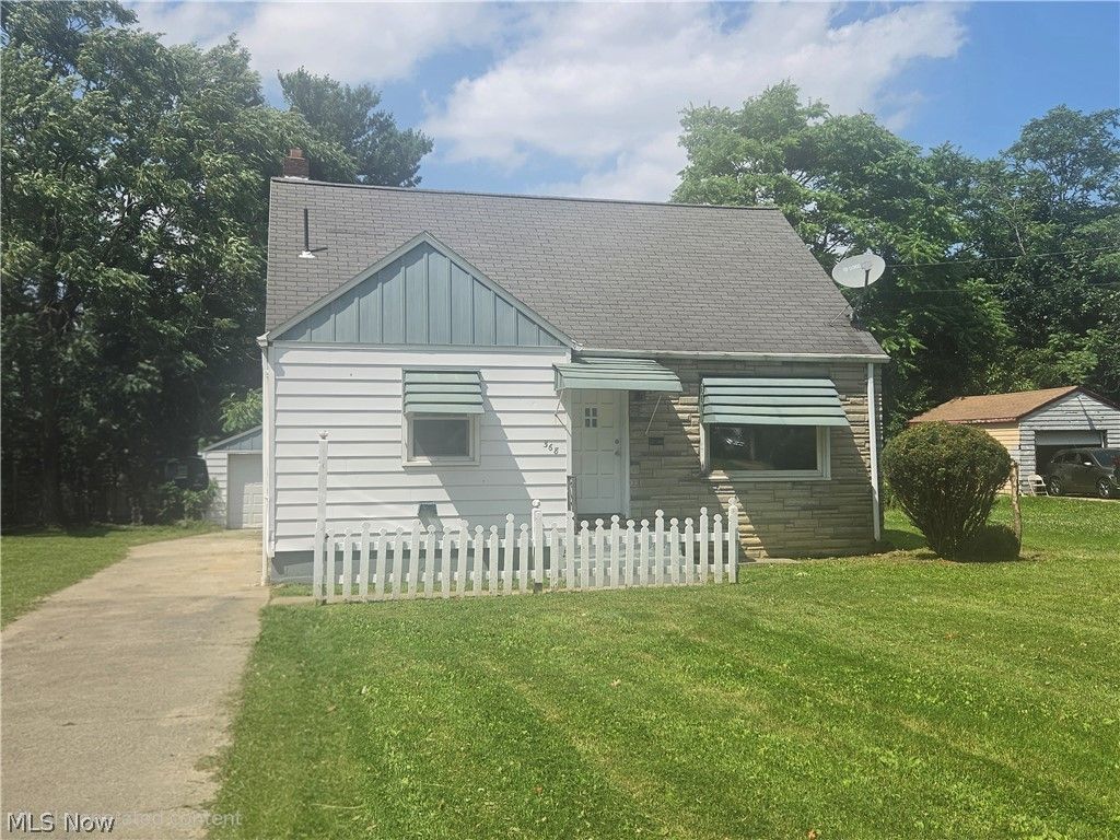 568 E Lucius Avenue, Youngstown, OH 44502 Main Photo