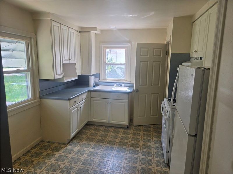 568 E Lucius Avenue, Youngstown, OH 44502 Photo 3