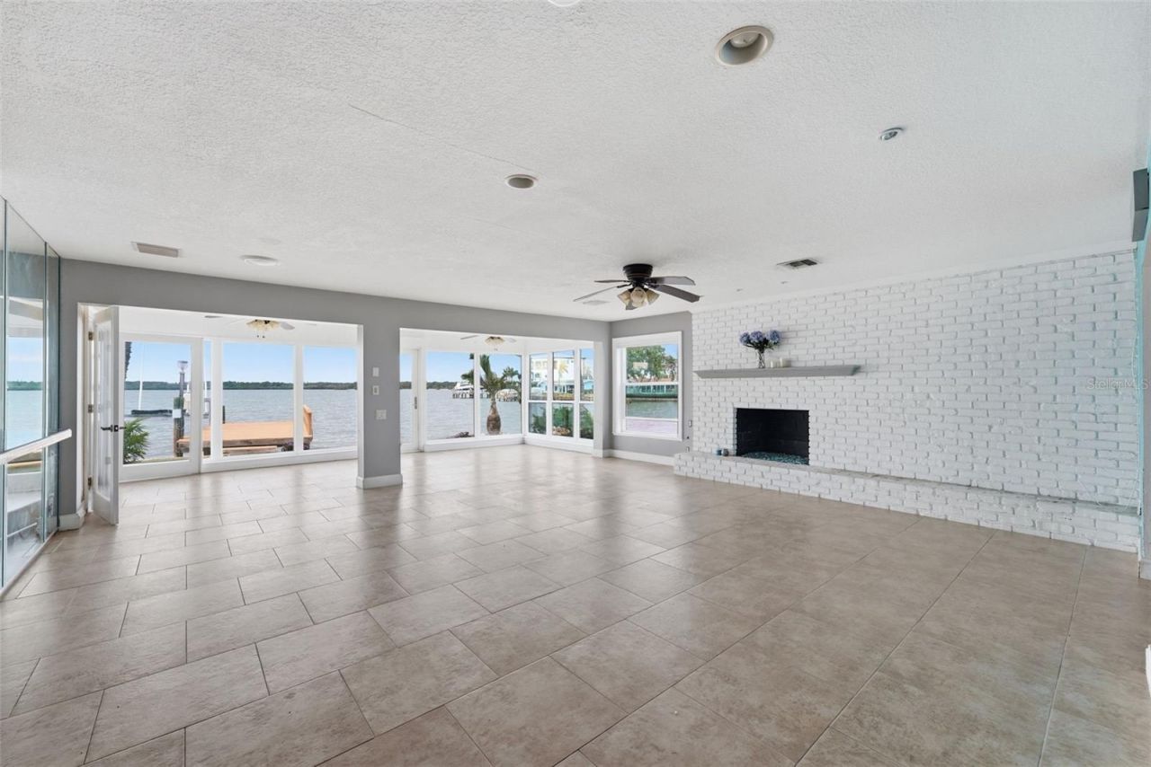16115 4th Street E, Redington Beach, FL 33708 Photo