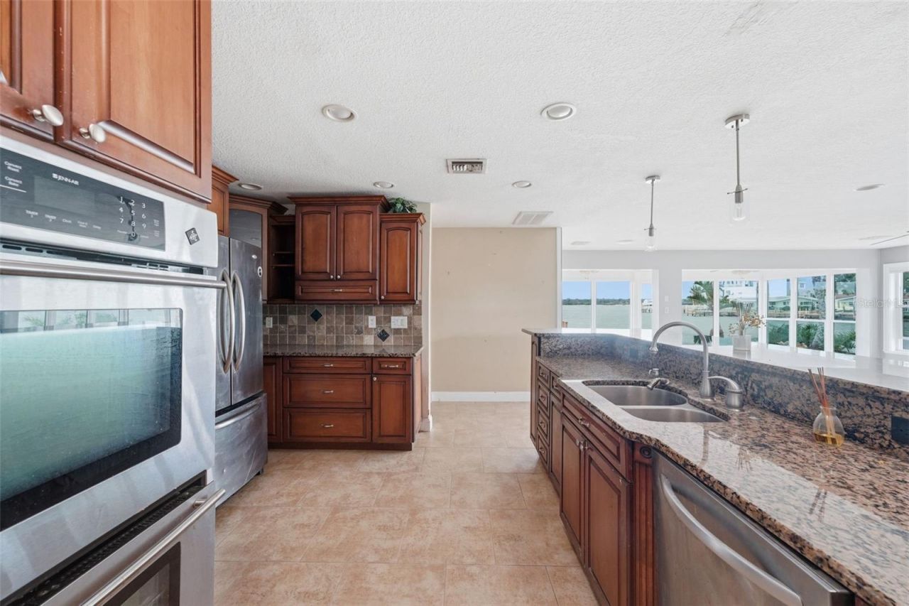 16115 4th Street E, Redington Beach, FL 33708 Photo