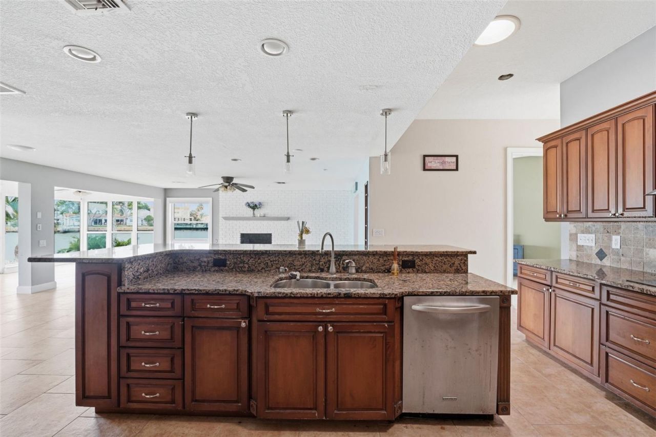 16115 4th Street E, Redington Beach, FL 33708 Photo