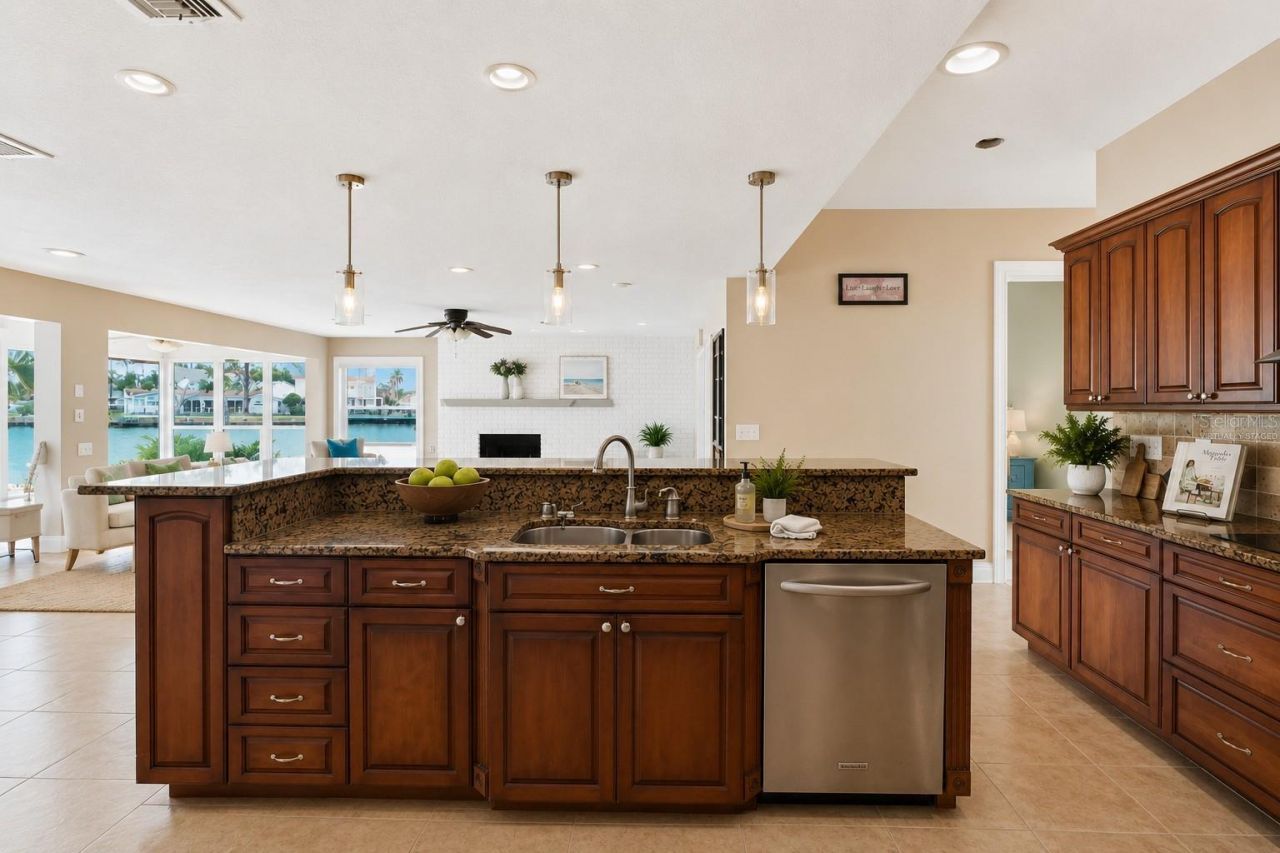 16115 4th Street E, Redington Beach, FL 33708 Photo