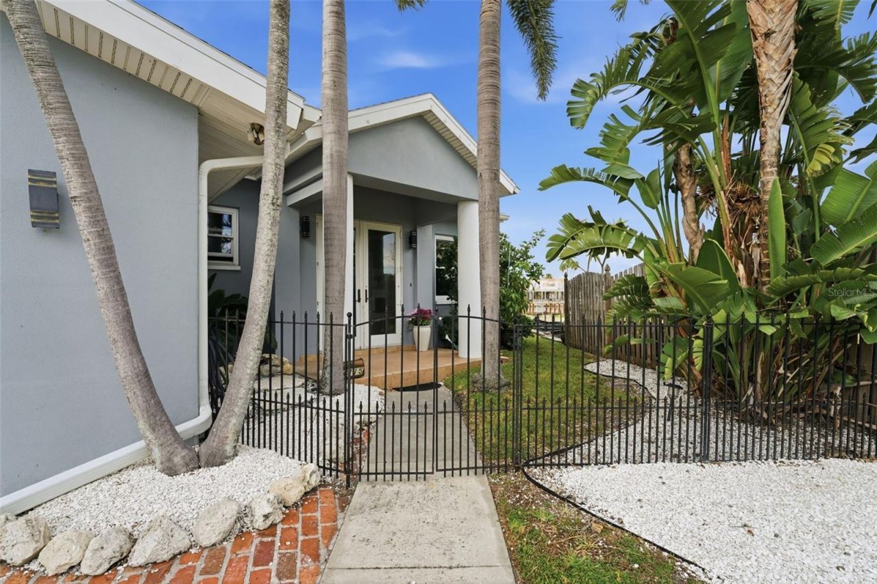 16115 4th Street E, Redington Beach, FL 33708 Photo