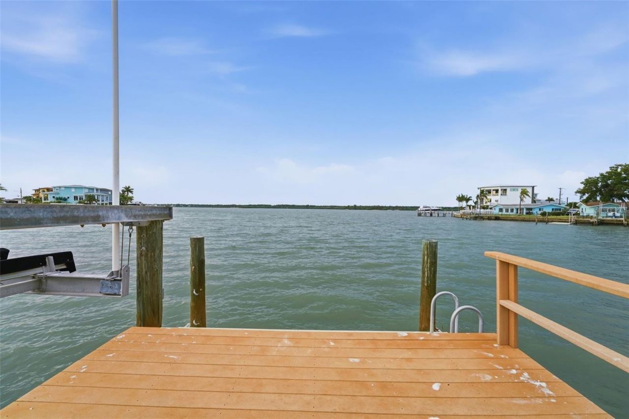 16115 4th Street E, Redington Beach, FL 33708 Photo