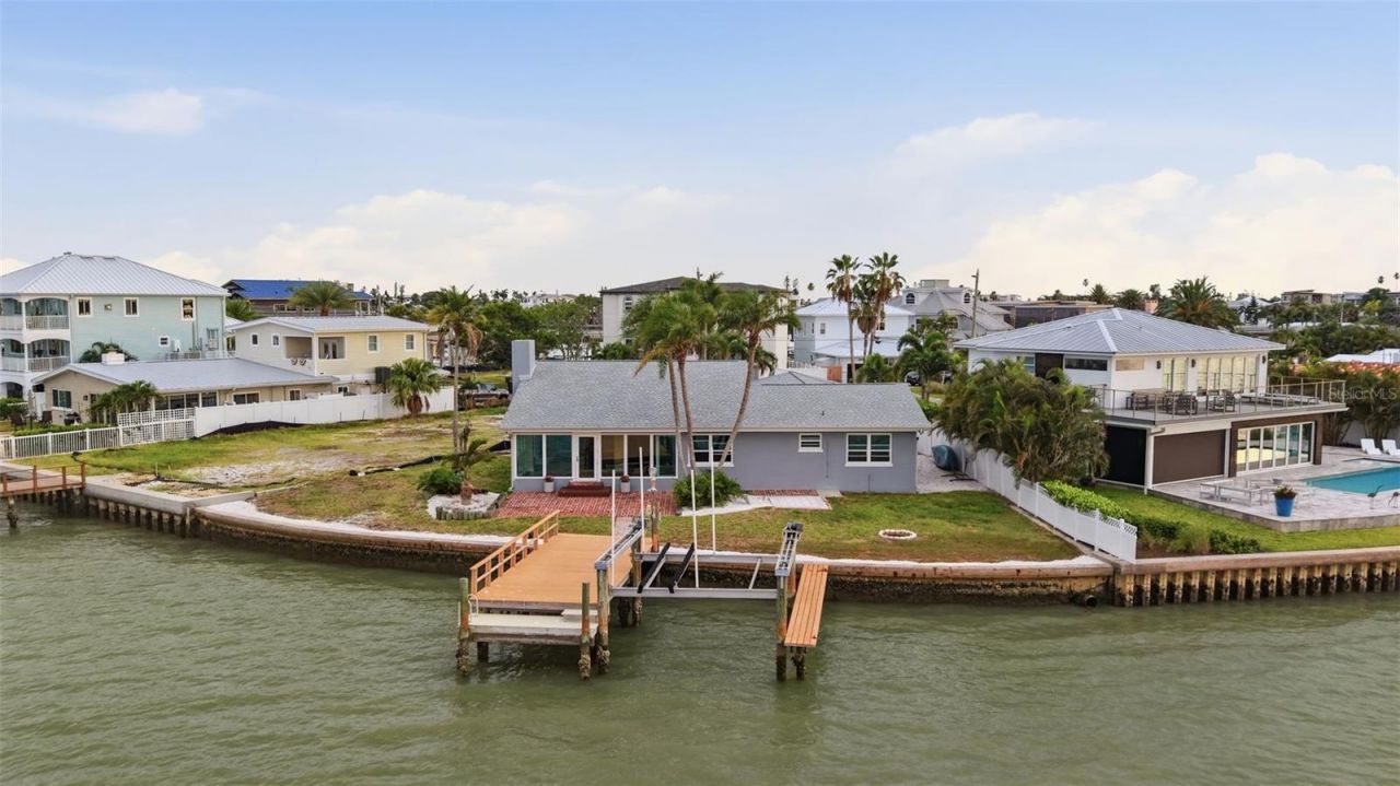 16115 4th Street E, Redington Beach, FL 33708 Photo