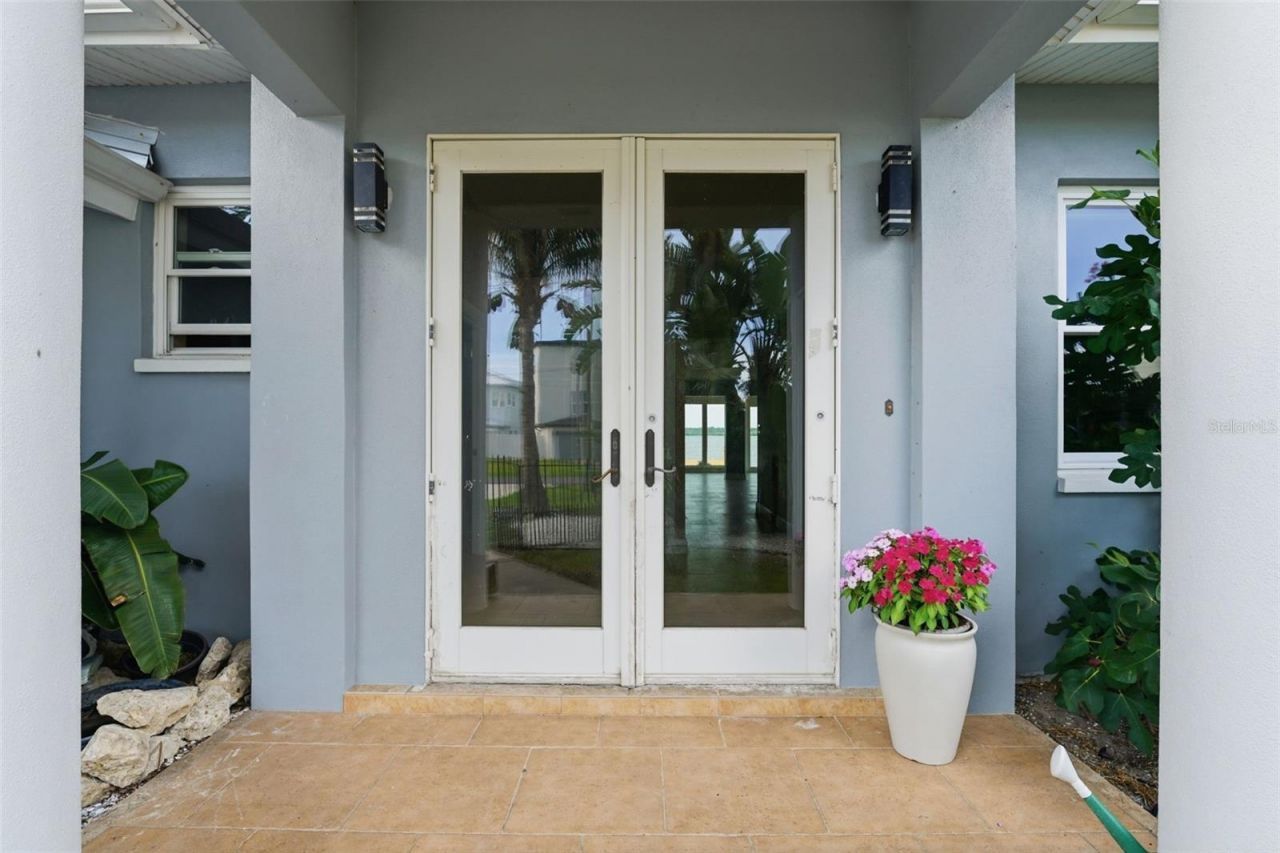 16115 4th Street E, Redington Beach, FL 33708 Photo