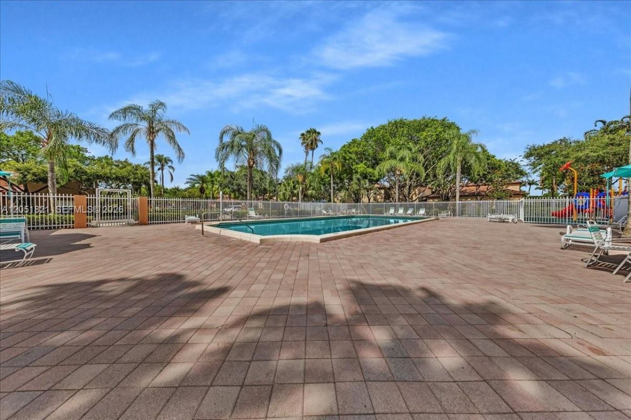 16138 Emerald Cove Rd, Weston, FL 33331 Photo