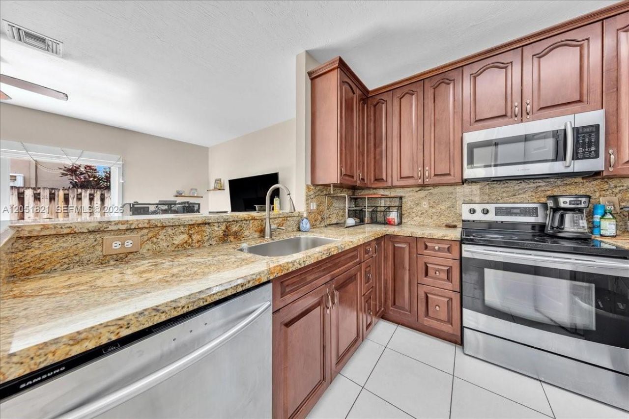 16138 Emerald Cove Rd, Weston, FL 33331 Photo