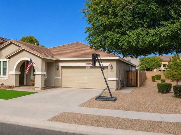 2729 S HANSEN Drive, Gilbert, AZ 85295