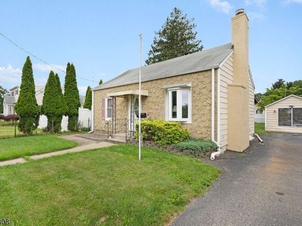 31 N Dell Ave, Roxbury, NJ 07847