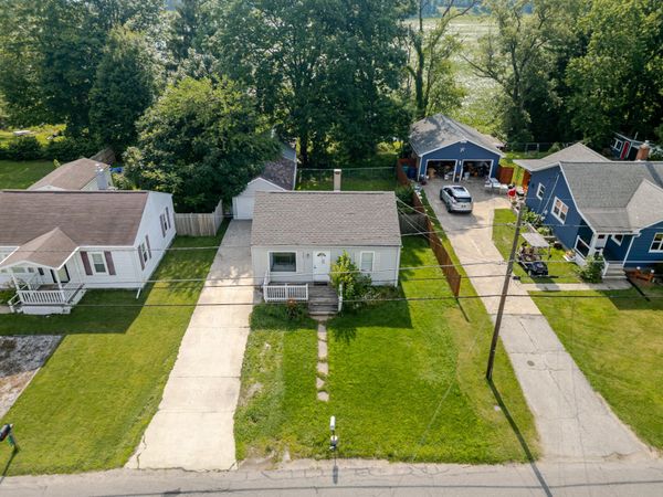 906 Park Street , La Porte, IN 46350