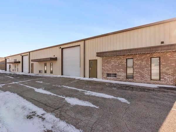 105 Wilmont DRIVE, Waukesha, WI 53189