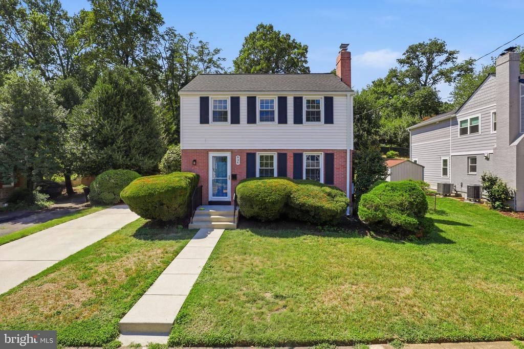 934 N Longfellow Street, Arlington, VA 22205 Main Photo