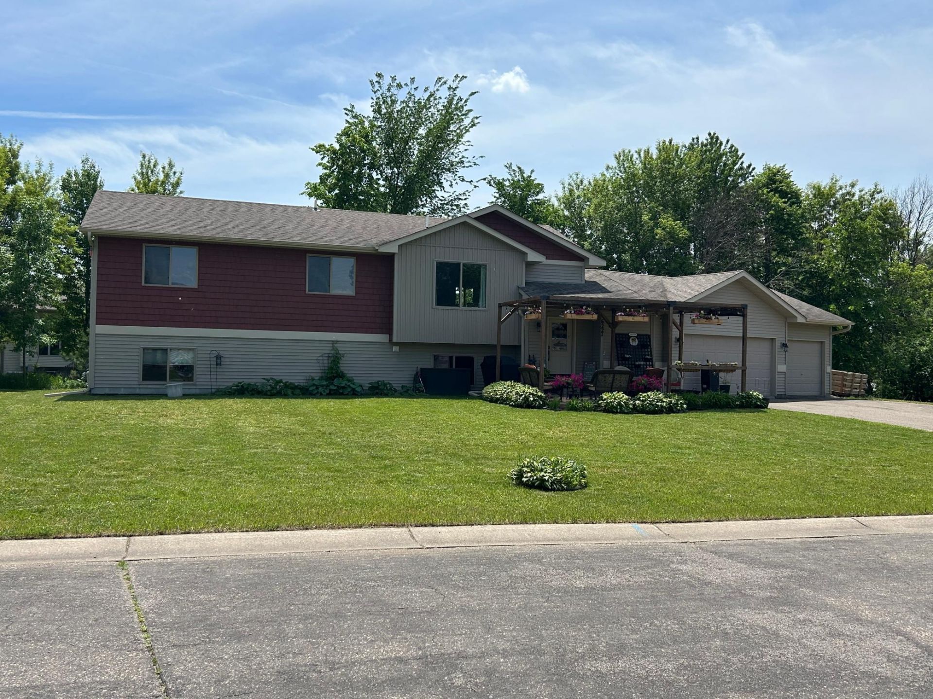 6227 209th Street N, Forest Lake, MN 55025