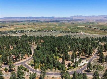 490 Nature's Edge Road, Gardnerville, NV 89460 Photo