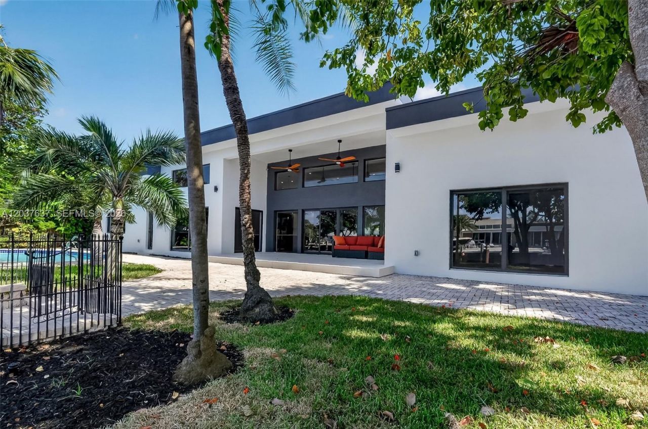 2832 NE 24th Ct , Fort Lauderdale, FL 33305 Photo