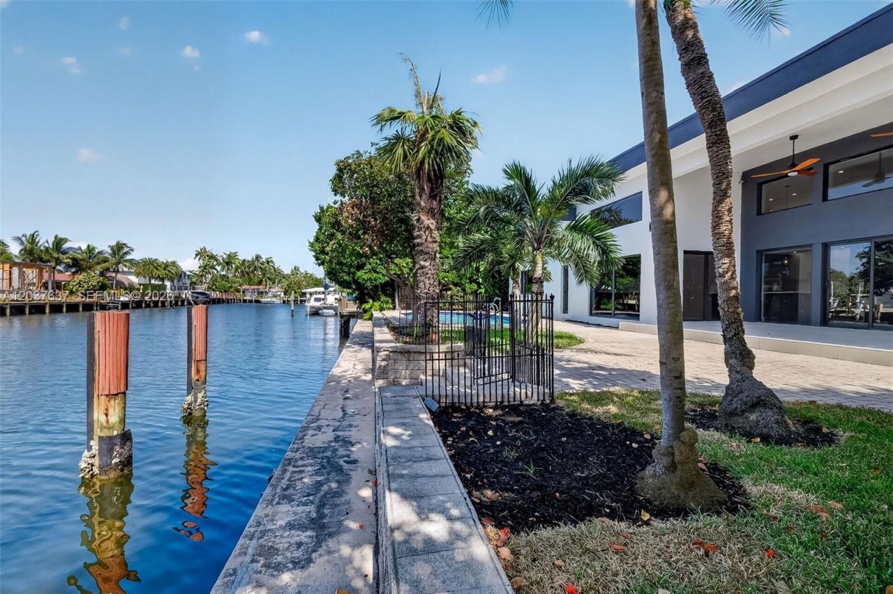 2832 NE 24th Ct , Fort Lauderdale, FL 33305 Photo