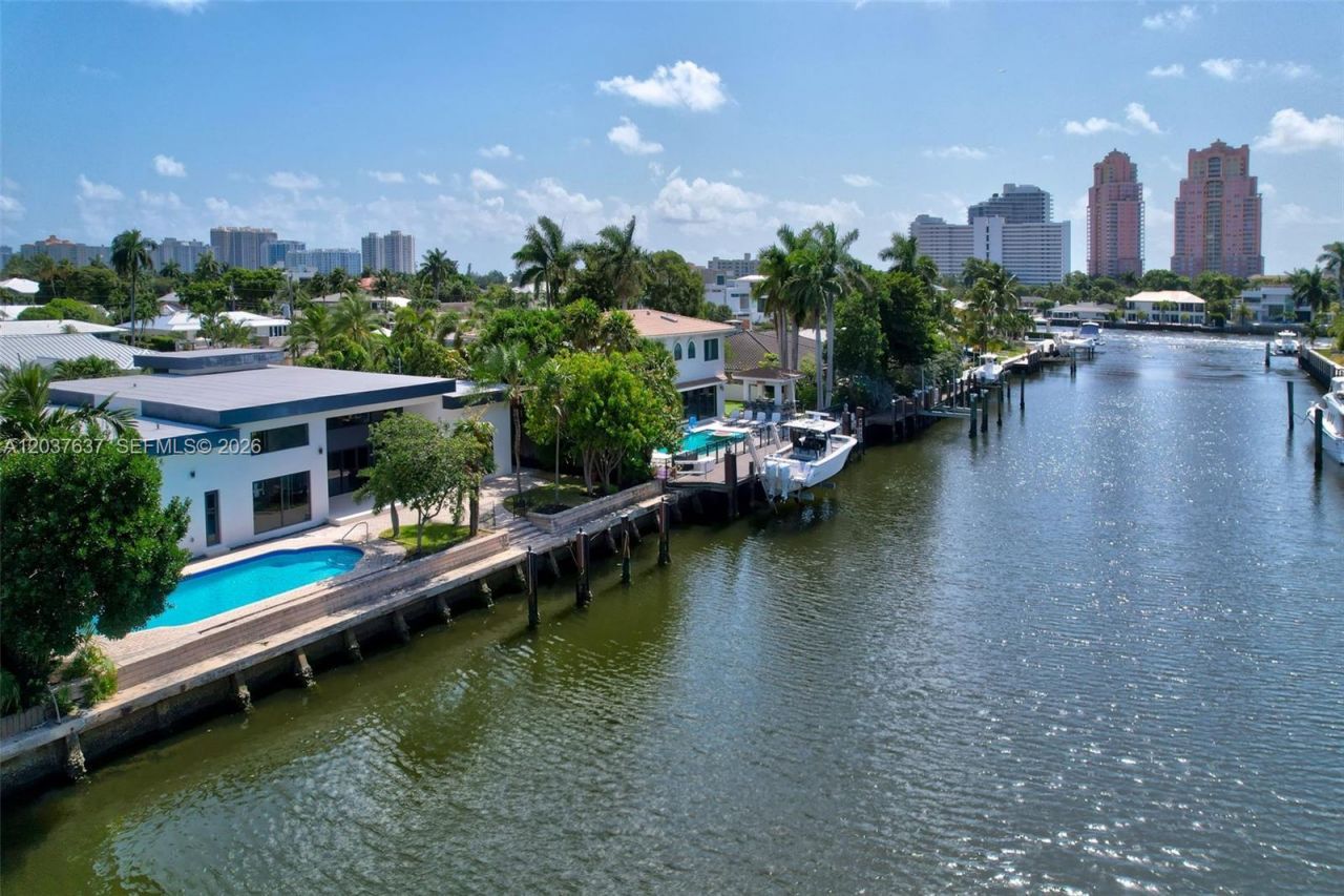 2832 NE 24th Ct , Fort Lauderdale, FL 33305 Photo