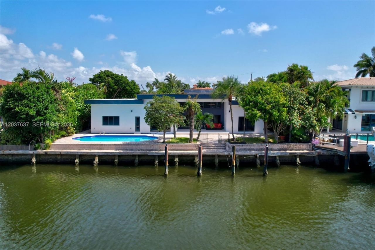 2832 NE 24th Ct , Fort Lauderdale, FL 33305 Photo