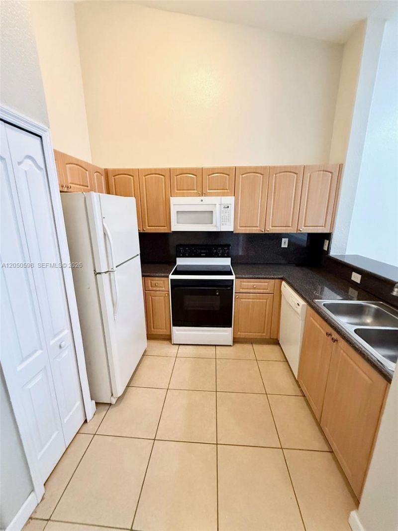 1652 SE 28th St, Unit 202, Homestead, FL 33035 Photo