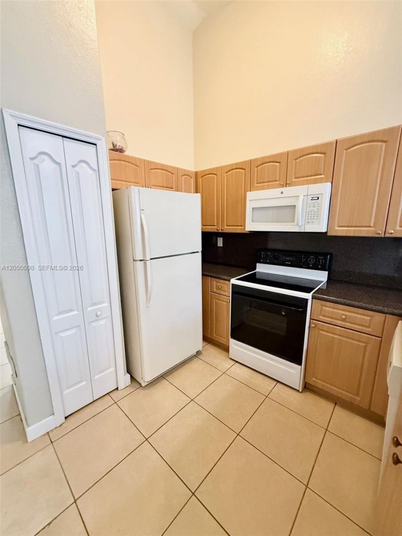 1652 SE 28th St, Unit 202, Homestead, FL 33035 Photo