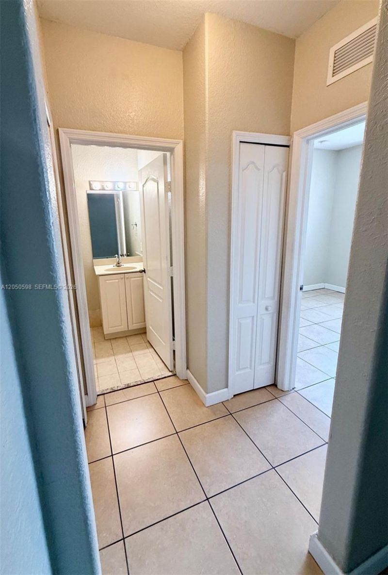 1652 SE 28th St, Unit 202, Homestead, FL 33035 Photo