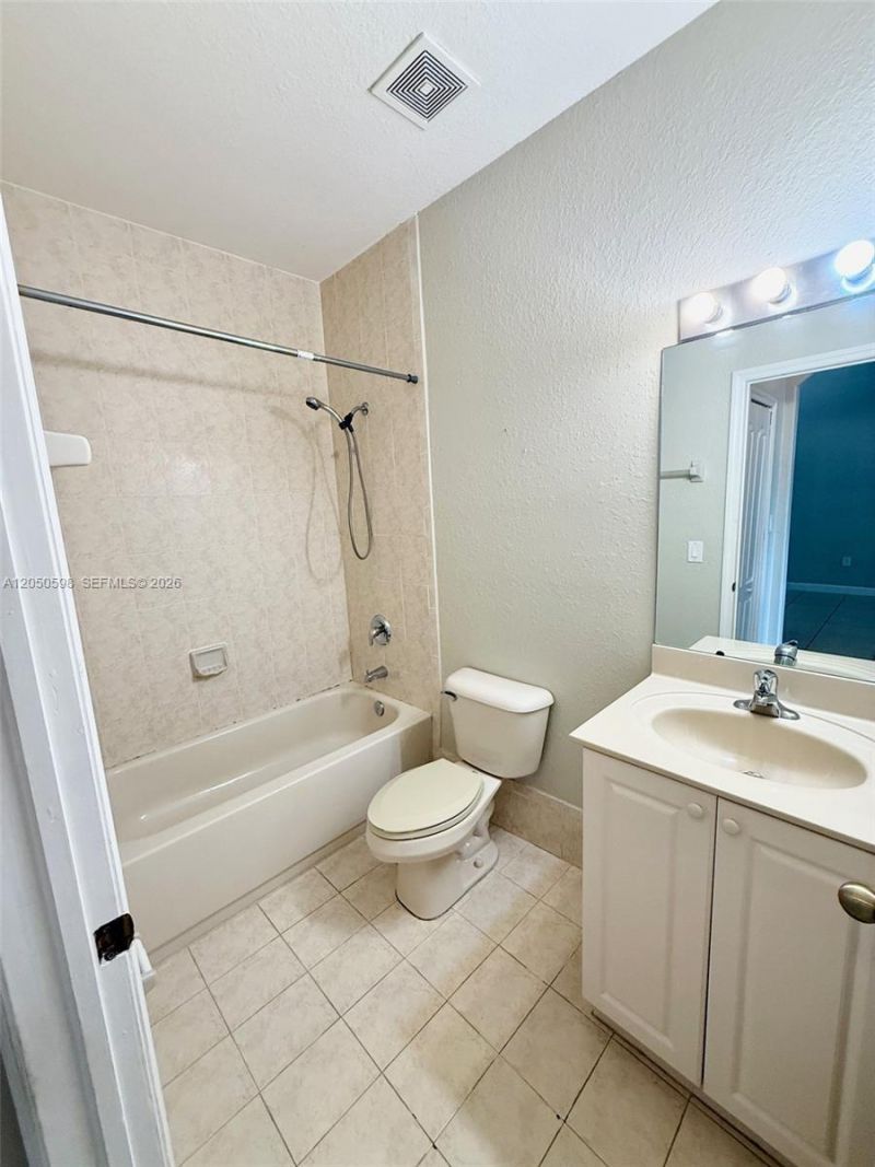 1652 SE 28th St, Unit 202, Homestead, FL 33035 Photo