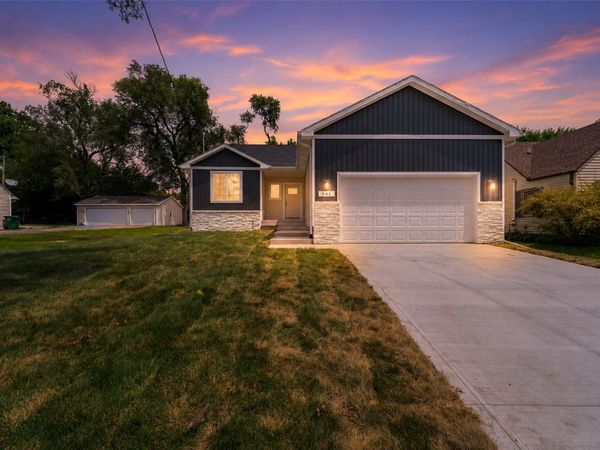 641 12th Street, West Des Moines, IA 50265