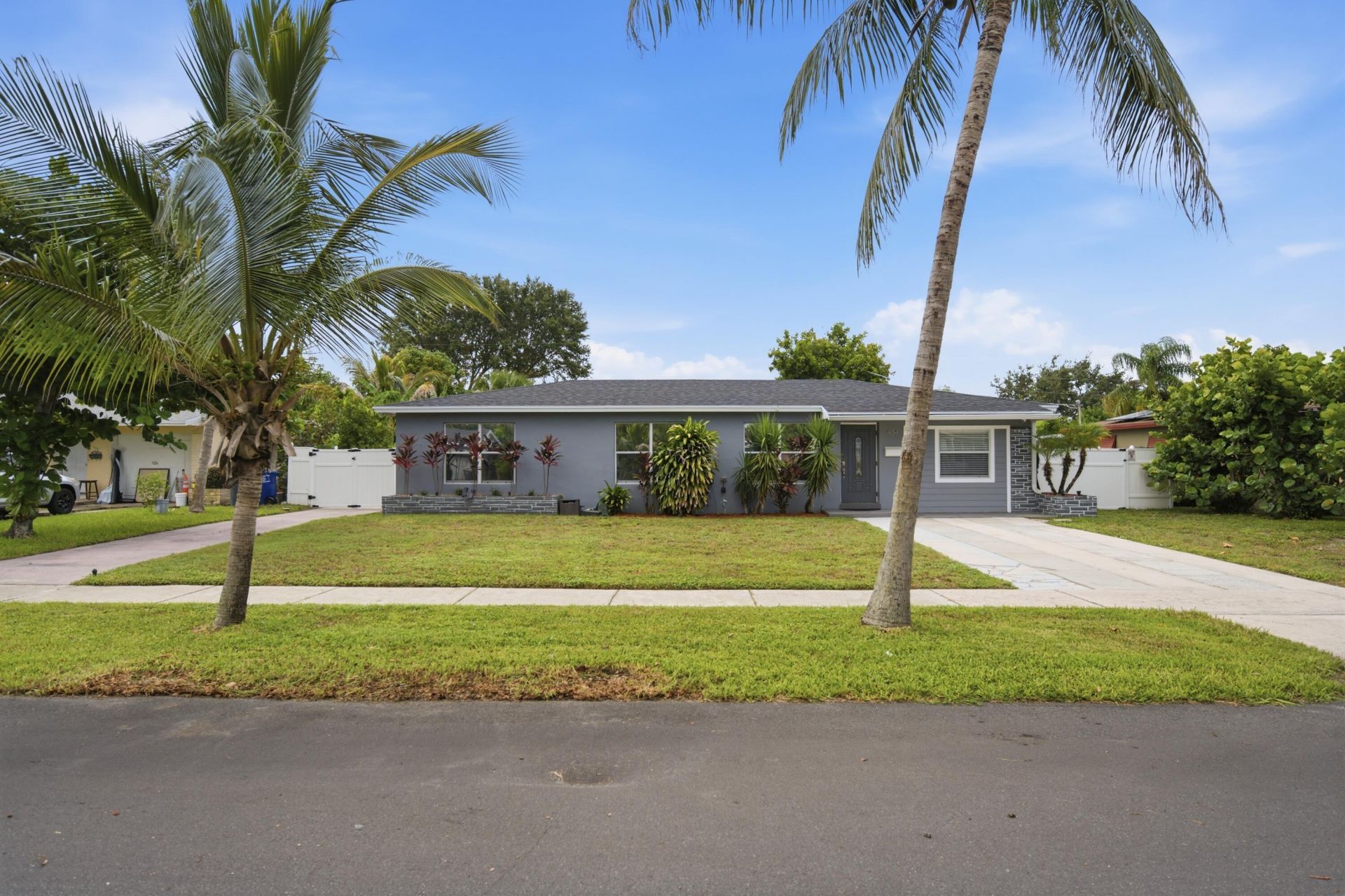434 Australian Circle, Lake Park, FL 33403 Photo