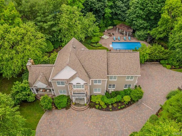 6 Maureen Drive , Mount Sinai, NY 11766