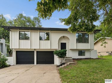 5085 S 105th Street, Omaha, NE 68127