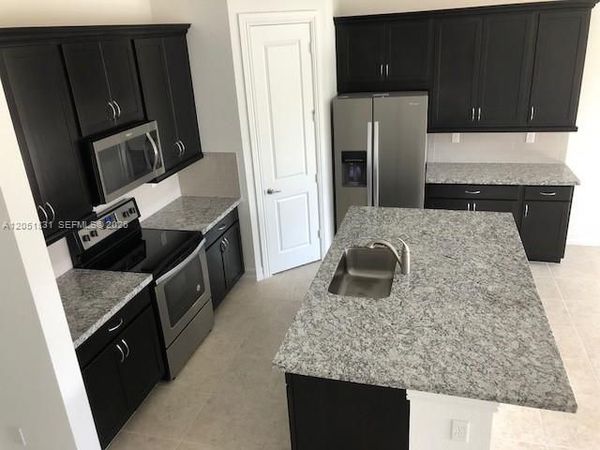 11566 SW 13th Ln , Pembroke Pines, FL 33025