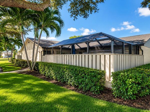 1433 Captains Walk, Unit 18a, Fort Pierce, FL 34950