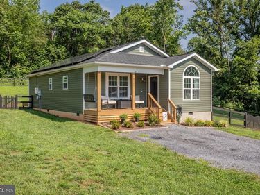 6127 MOORE AVENUE, MOUNT JACKSON, VA 22842