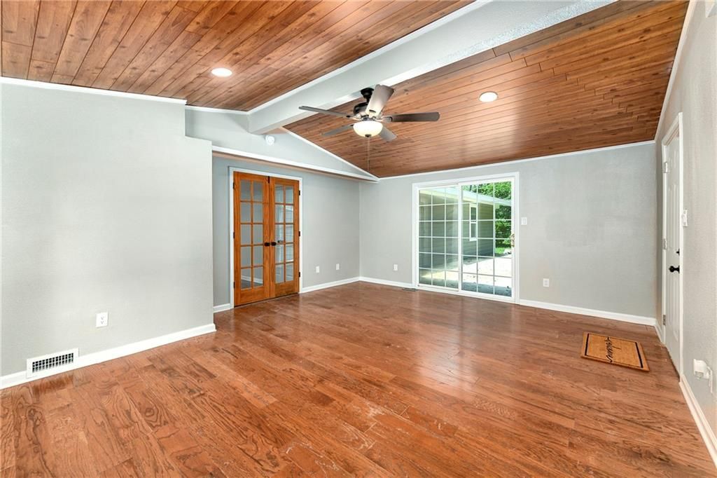 7132 Parallel Parkway, Kansas City, KS 66112 Main Photo