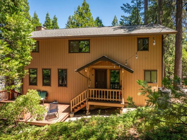 2707 Navajo Dr, Dorrington, CA 95223