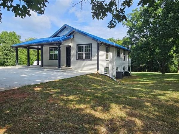 4316 Tanners Mill Road , Braselton, GA 30517