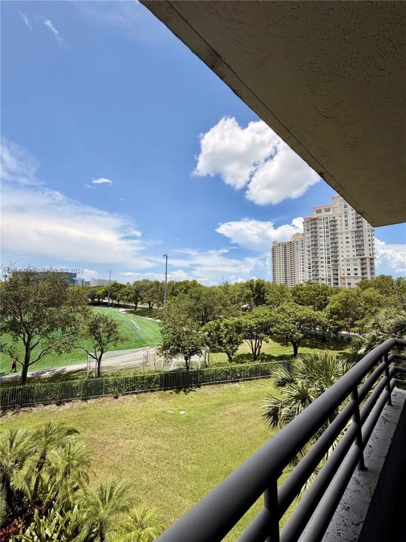 3300 NE 191st St, Unit 404, Aventura, FL 33180 Photo