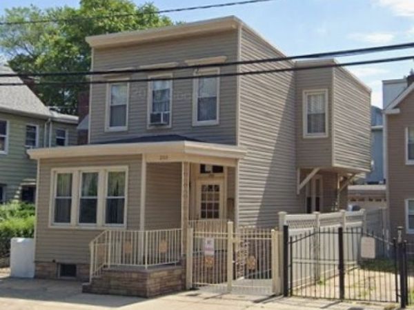 205 Lake St, Newark, NJ 07104
